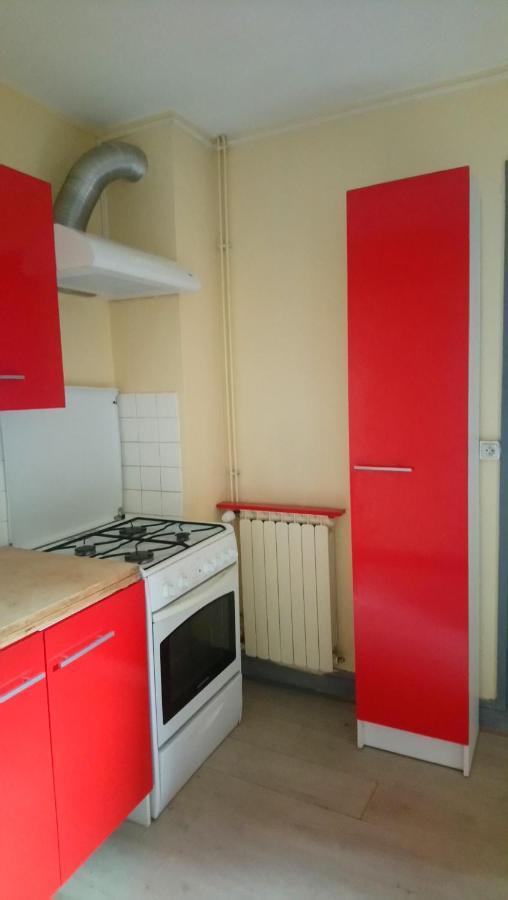Cozy 4-Person Retreat: 2-Bedroom Suite with Bonus Bed Option Sancoins Exterior photo
